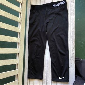 Nike Pro Capri leggings